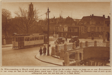 873284 Gezicht op de Wittevrouwenbrug te Utrecht, met links de tram van het G.E.V.U. en rechts de ingang van de ...